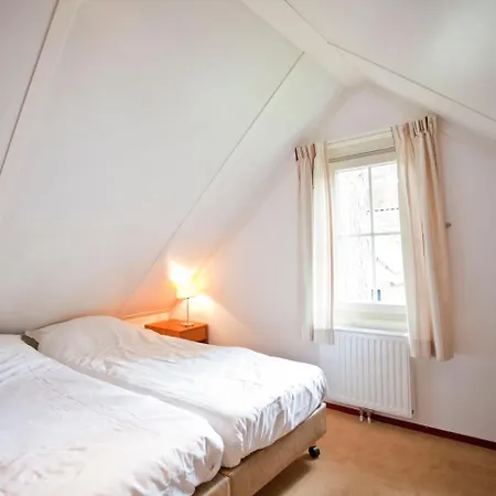 H6 בית נופש Oosterhuizen