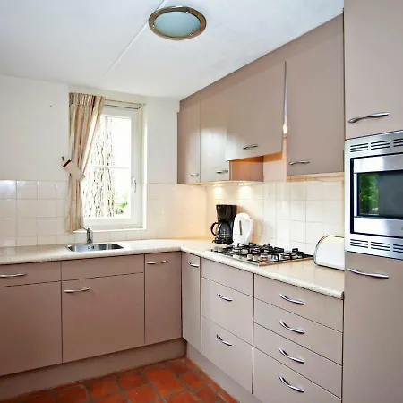 H6 בית נופש Oosterhuizen